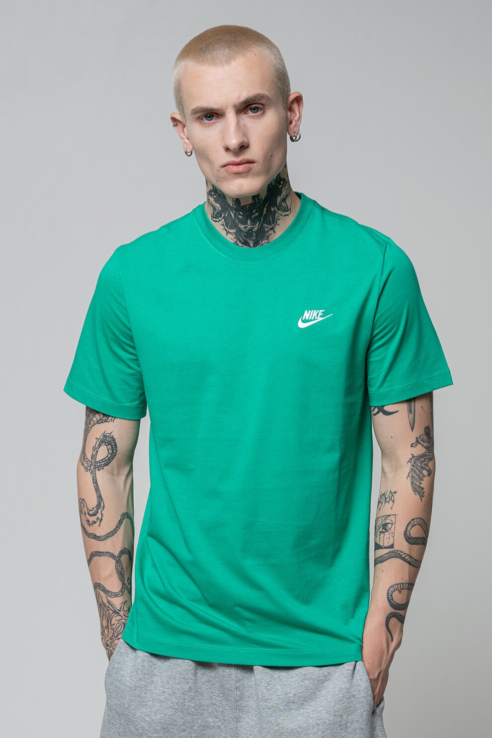 Nike, Tricou din bumbac cu detaliu cu logo brodat Sportswear Club, Alb, Verde aquamarin, XL