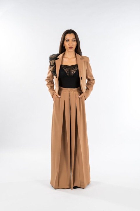 Sacou si pantaloni, eleganti