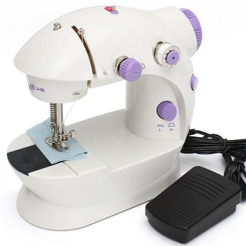 Masina de Cusut portabila cu Pedala, Alimentare pe Baterii sau la Retea 220V Masina de Cusut portabila cu Pedala, Alimentare pe Baterii sau la Retea 220V