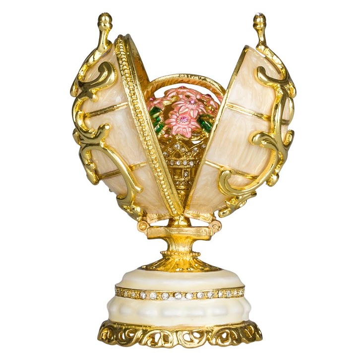 Ékszeres doboz, Faberge stílusú tojás, Tavaszi virágok virágkosárral 8, 5 cm, krém színű