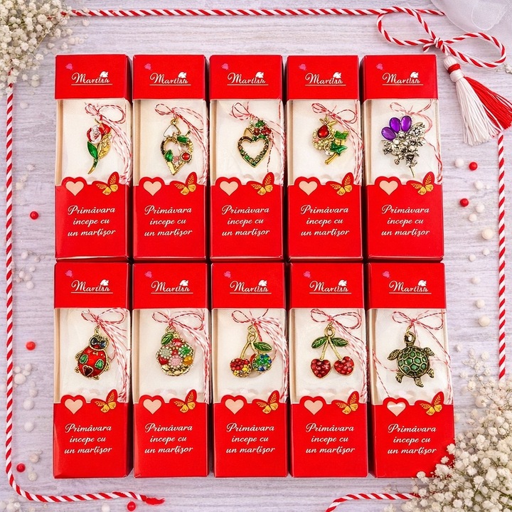 Set 10 Brose Martisor, cu simboluri specifice primavarii si snur alb rosu, in cutiuta, Velve