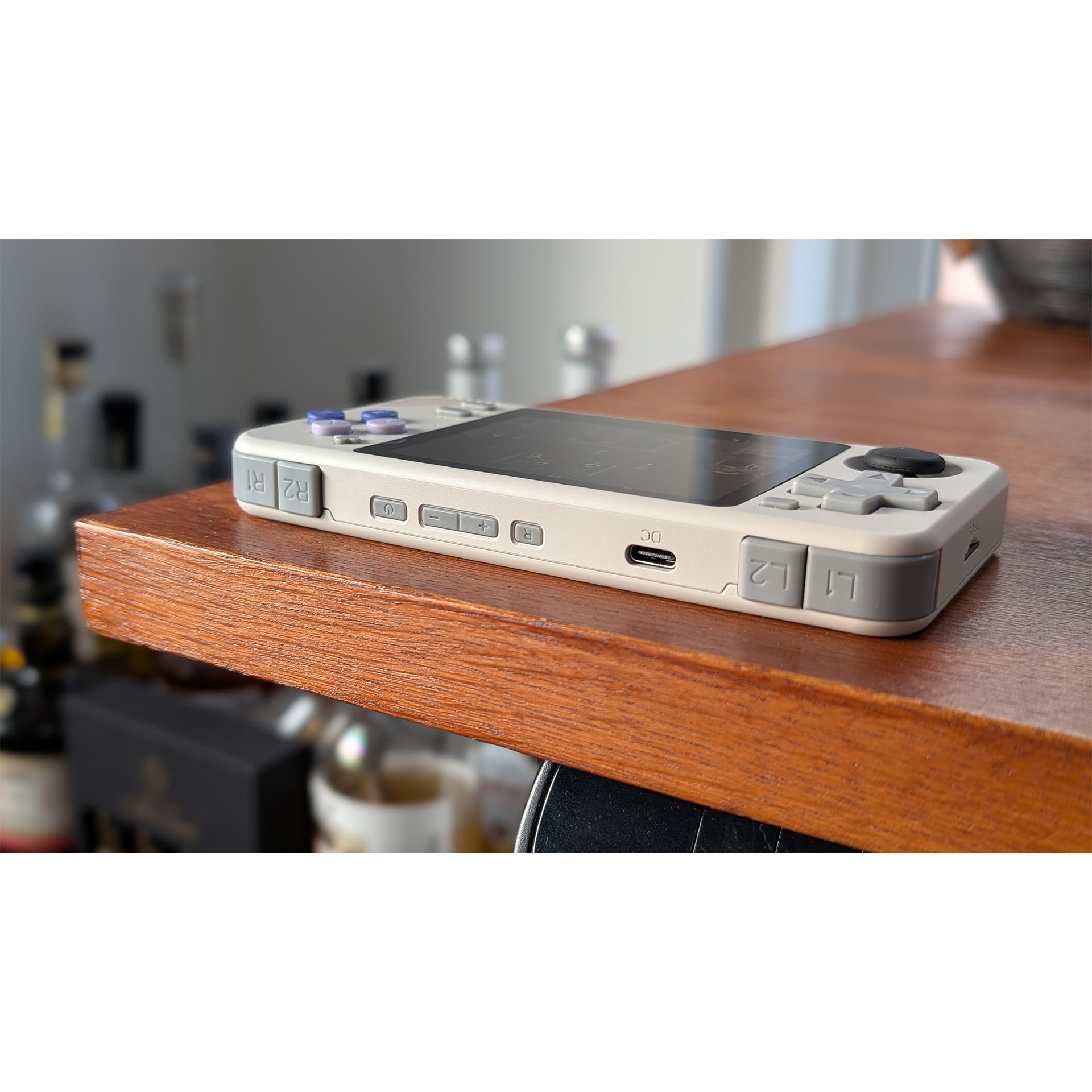 Consola retro Powkiddy RGB10X 64GB cu jocuri, quad core Cortex-A35 1.5GHz, 1GB RAM, IPS LCD 3.5" 640x480 4:3, acumulator 2800 mAh, gri, portabila