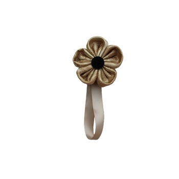 Magnet perdea floare simpla crem Magnet perdea floare simpla crem