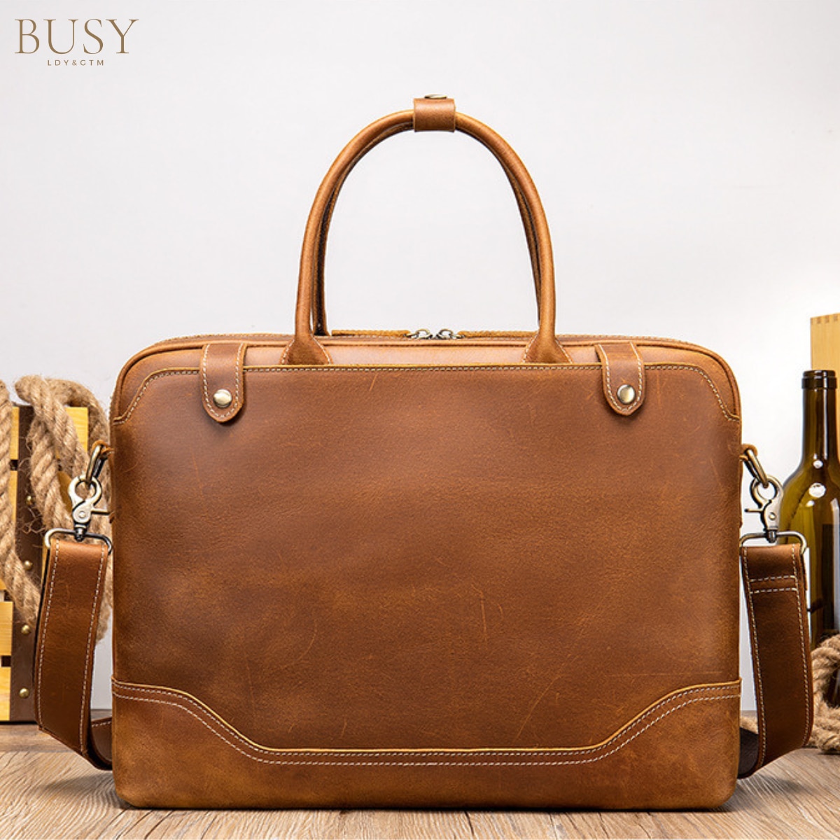 Geanta laptop 15, 6 din piele naturala CrazyHorse, BUSY LDY&GTM® Patrik, curea de umar si manere din piele, maro