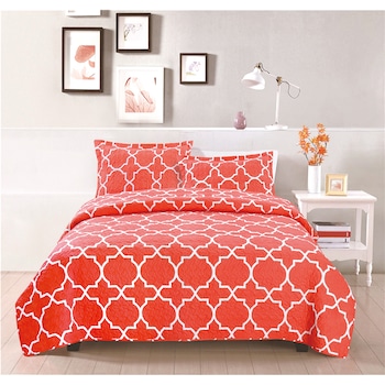 Set Heinner Home Sally: Cuvertura matlasata, 200x220 cm + doua fete de perna, 50x70 cm Set Heinner Home Sally: Cuvertura matlasata, 200x220 cm + doua fete de perna, 50x70 cm