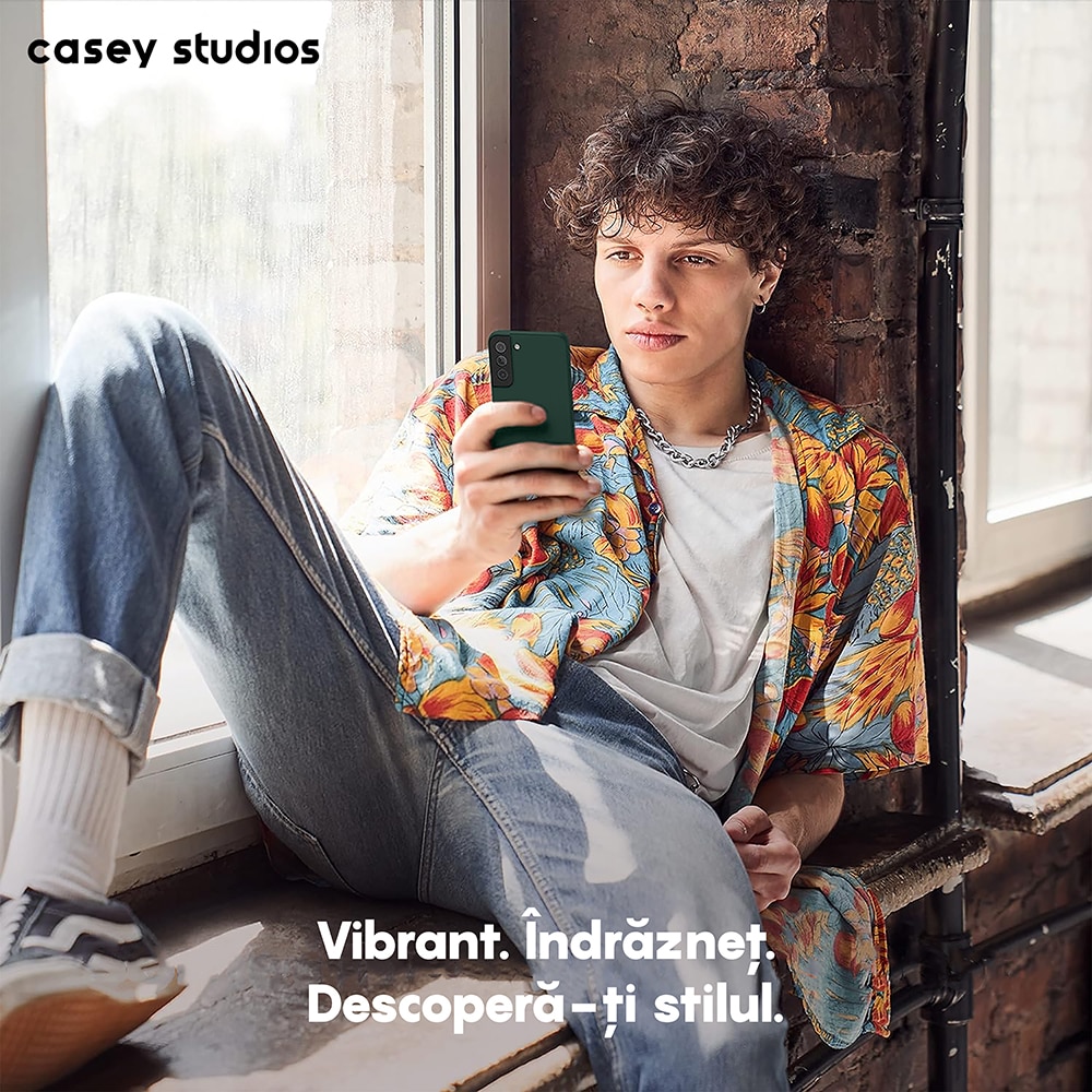 Husa CASEY STUDIOS™ pentru Samsung Galaxy S22 Plus, Soft Silicone Premium, Verde Inchis, Microfibra in Interior, de Protectie, Ultra Slim, pentru Incarcare Wireless, Margini Ridicate pentru Protectia Ecranului si a Camerelor