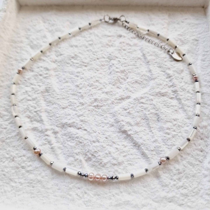 Colier din sidef tubular cu perle roz, 38x5cm, handmade, KRIS DESIGN ART