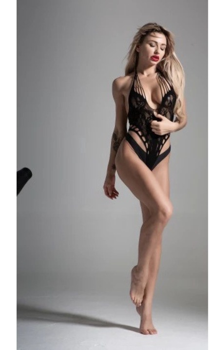 Body sexy negru cu design floral, decoteu adânc și spate gol, One Size