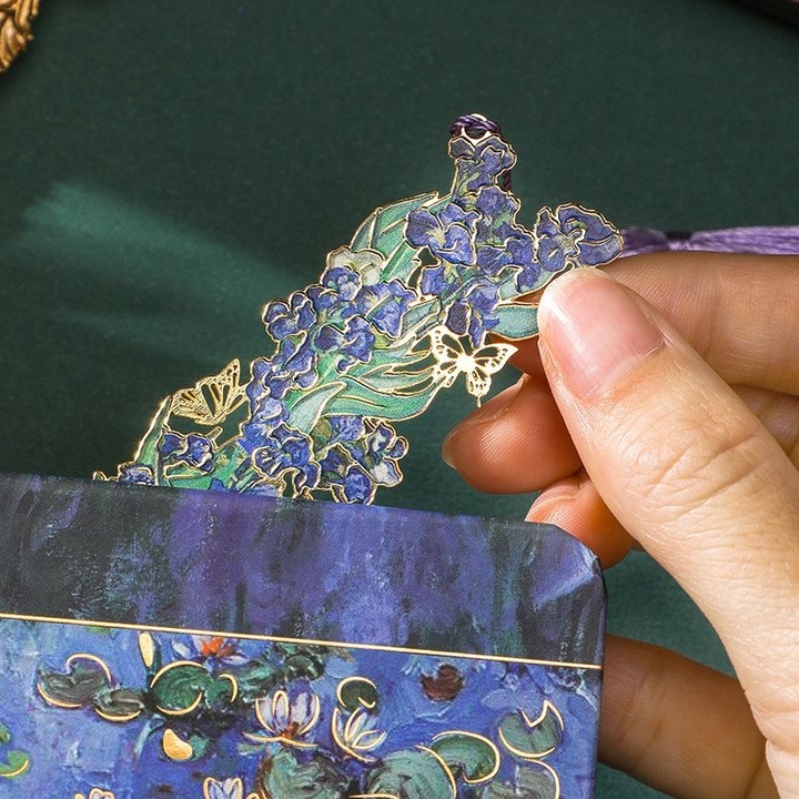 Semn de Carte Metalic cu Ciucuri, Picturi in Ulei de Stil Vintage Inspirate de Van Gogh, 25x105 mm, Iris