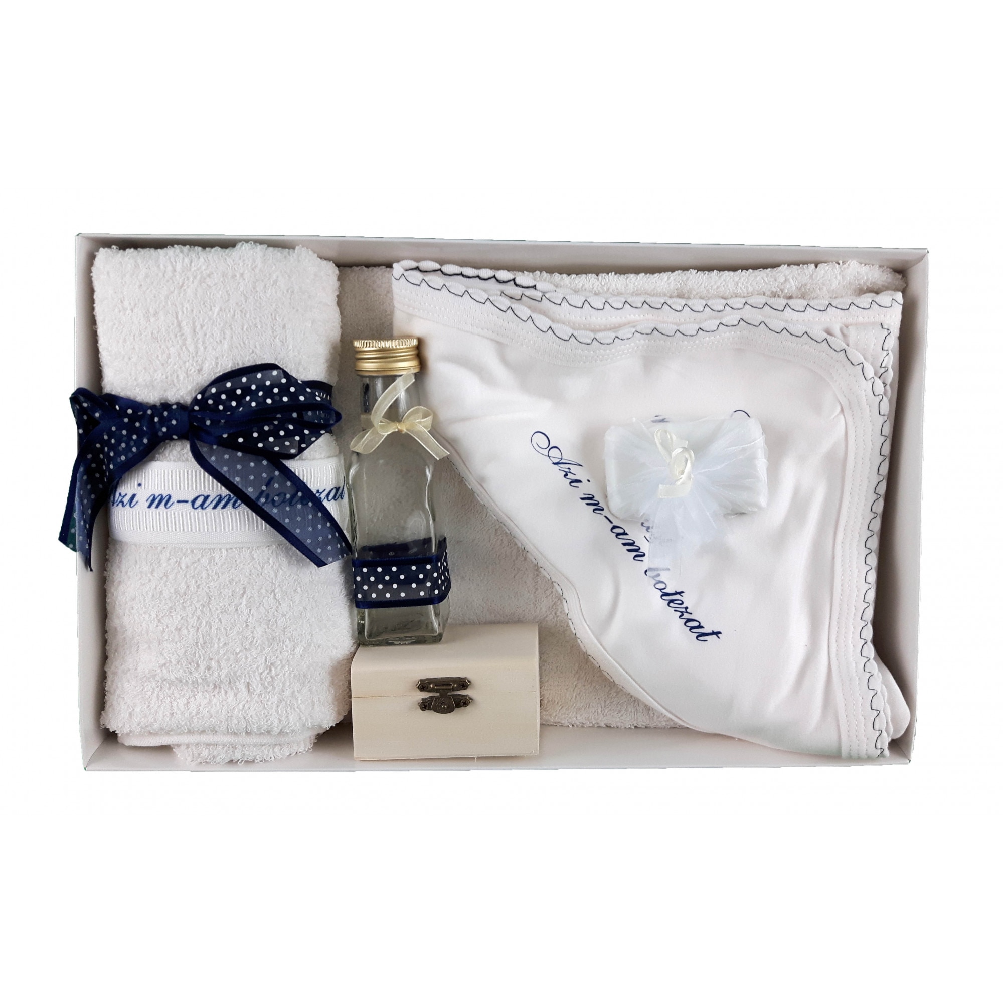 Set botez trei piese, lumanare dantela bleumarin, cutie transport trusou asortata si trusou bleumarin pentru baieti/fete