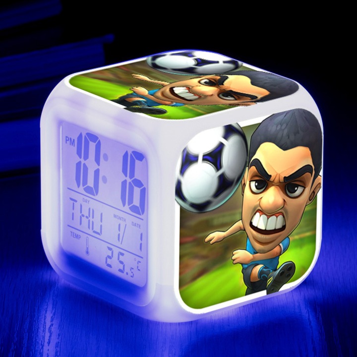 Enforose dekoratív óra focis dizájnnal, színes LED-del, csendes ébresztő funkcióval, organikus üveg, 10x10cm