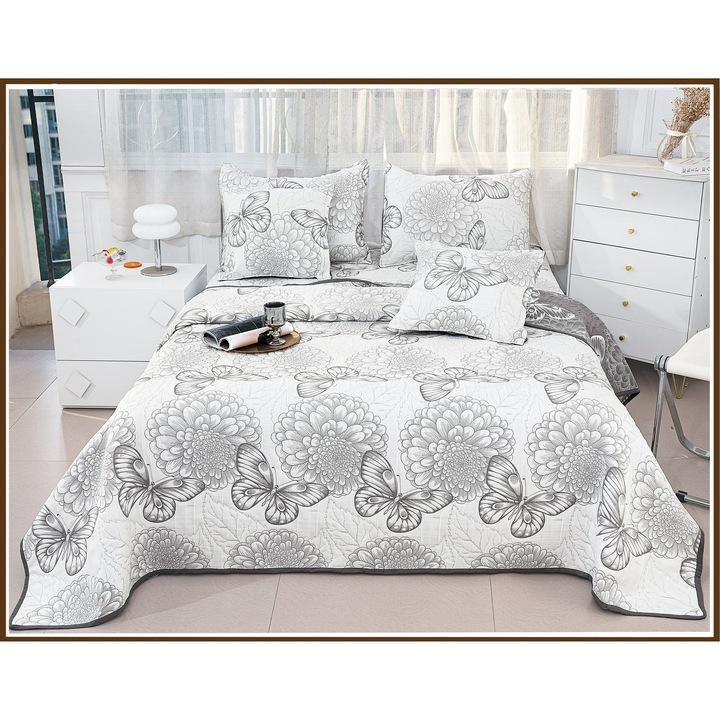 Set Cuvertura CHIRASO, pentru pat dublu, 5 piese: Cuvertura 230 x 250 cm, 2 fete de perna 52 x 72 cm, 2 fete de perna 46 x 46 cm, cu imprimeu fluturi si flori, gri deschis