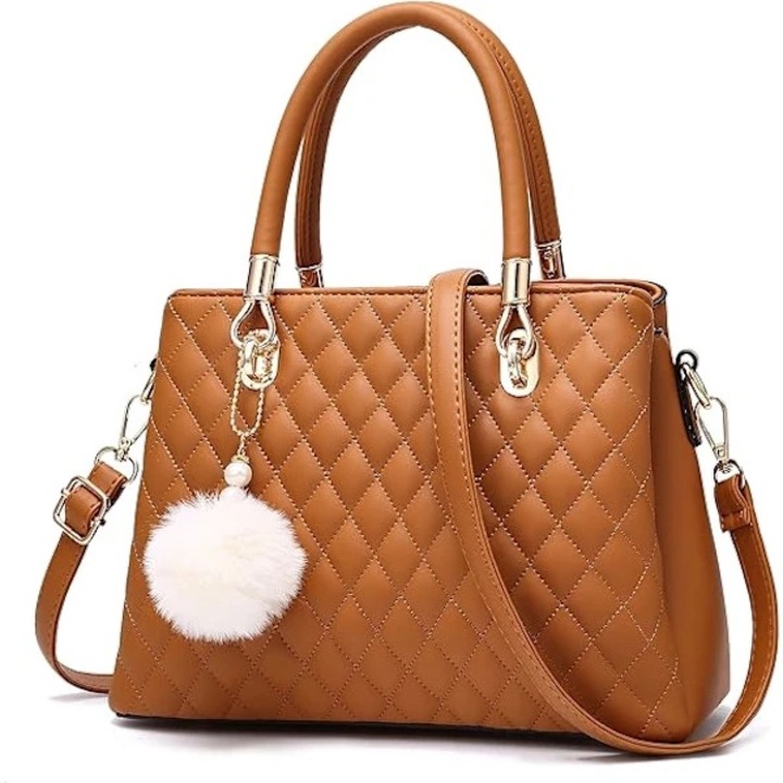 Női válltáska, fehér, Tote modell, műbőrből, méretei 28x12x20cm, pomponnal.