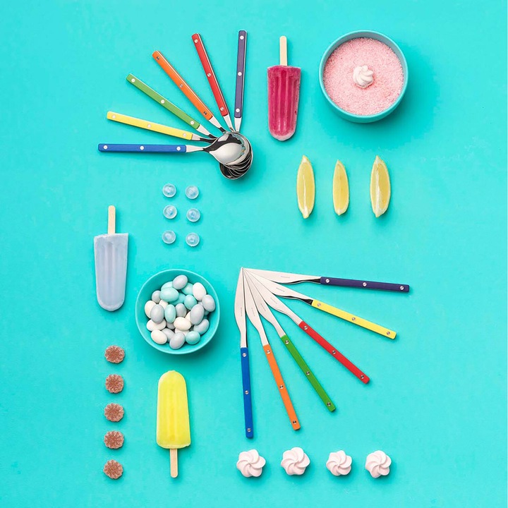 Комплект прибори от 24 части Casa Bugatti, Allegra, за 6 души, модерен, жив дизайн, първокласни материали, неръждаема стомана и ABS, подходящ за съдомиялна машина, луксозна подаръчна кутия, син