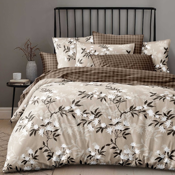 Lenjerie pat dublu Economy 4 piese, cearsaf pat 230x250 cm si pilota 200x230 cm, 2 fete perne 50x70, Crengute cu flori Maro ECN22