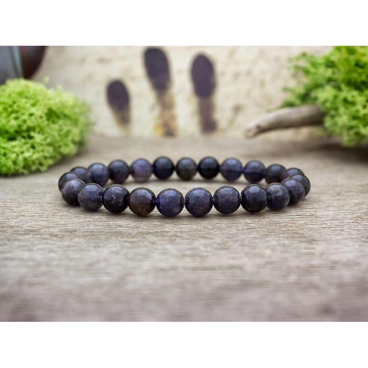 Гривна с минерал йолит „Вътрешно вдъхновение“