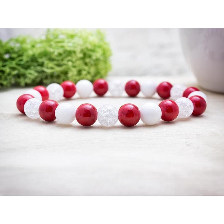 Гривна от смесени минерали в червено и бяло с райета