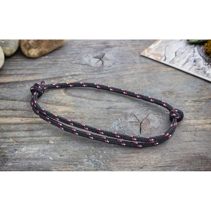 Гривна от паракорд „Мистериозни дълбини“ в черна