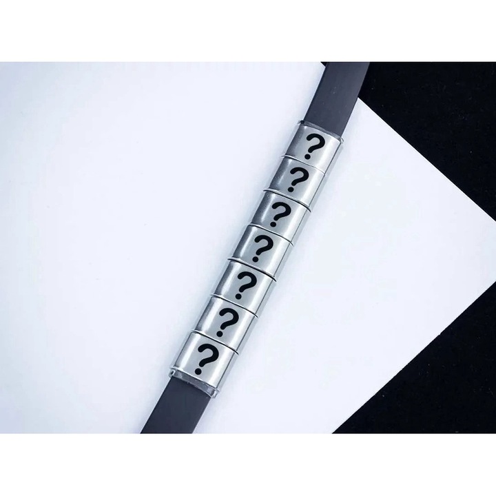 Bratara personalizata MoMents din cauciuc cu 7 pandantive gravabile