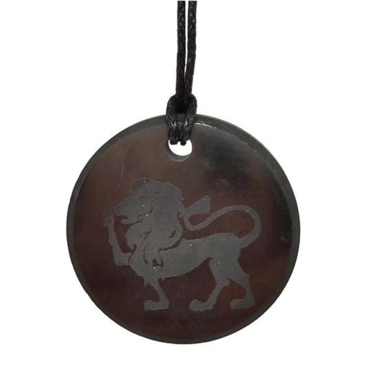 Pandantiv din shungit gravat leu 30mm