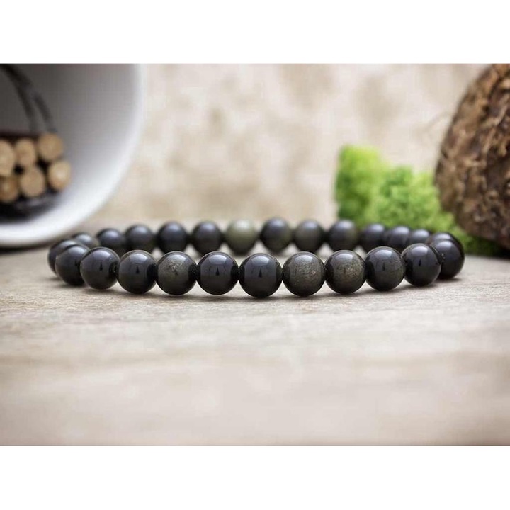 Гривна от черен обсидиан с минерал