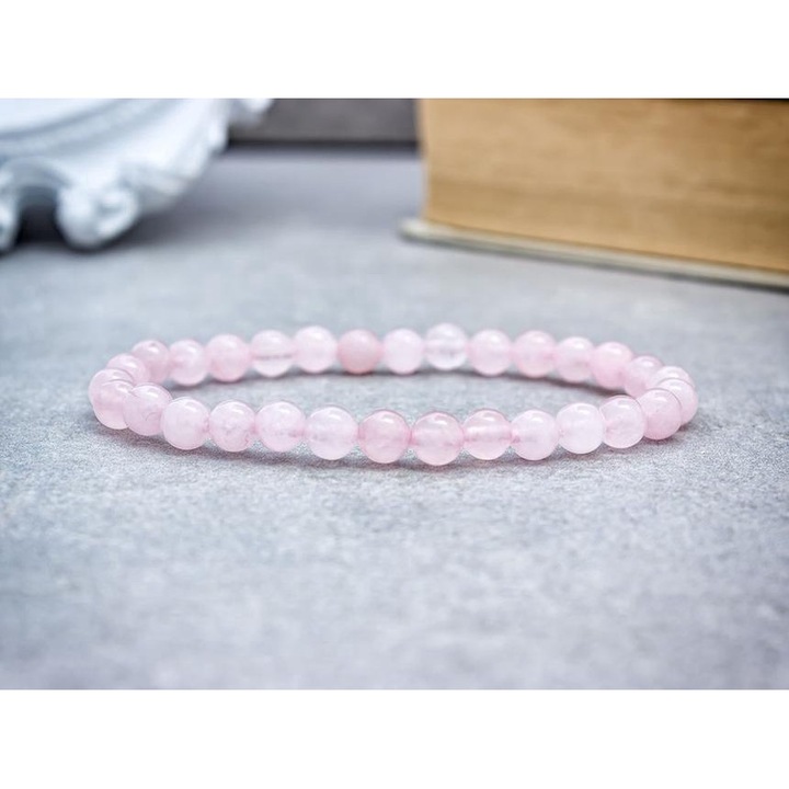 Гривна от минерал розов кварц