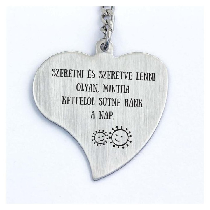 Szeretve lenni acél szív medálos kulcstartó