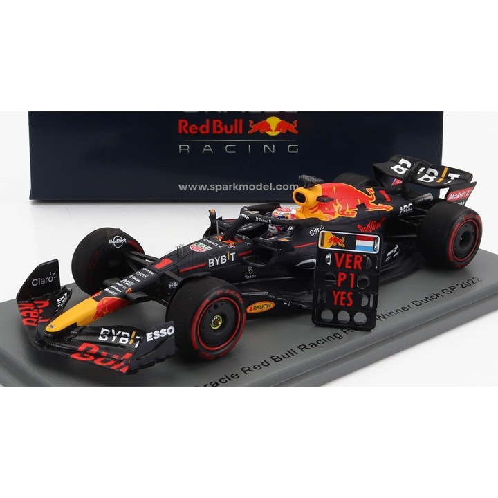 Red Bull F1 RB18 modellautó, 1:43, Max Verstappen, Szikra, Fém, Többszínű