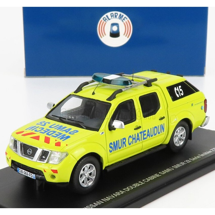 Nissan Navara dupla kabinos pick-up Samu 28 mentőautó 2011-es modellautó 1:43, sárga