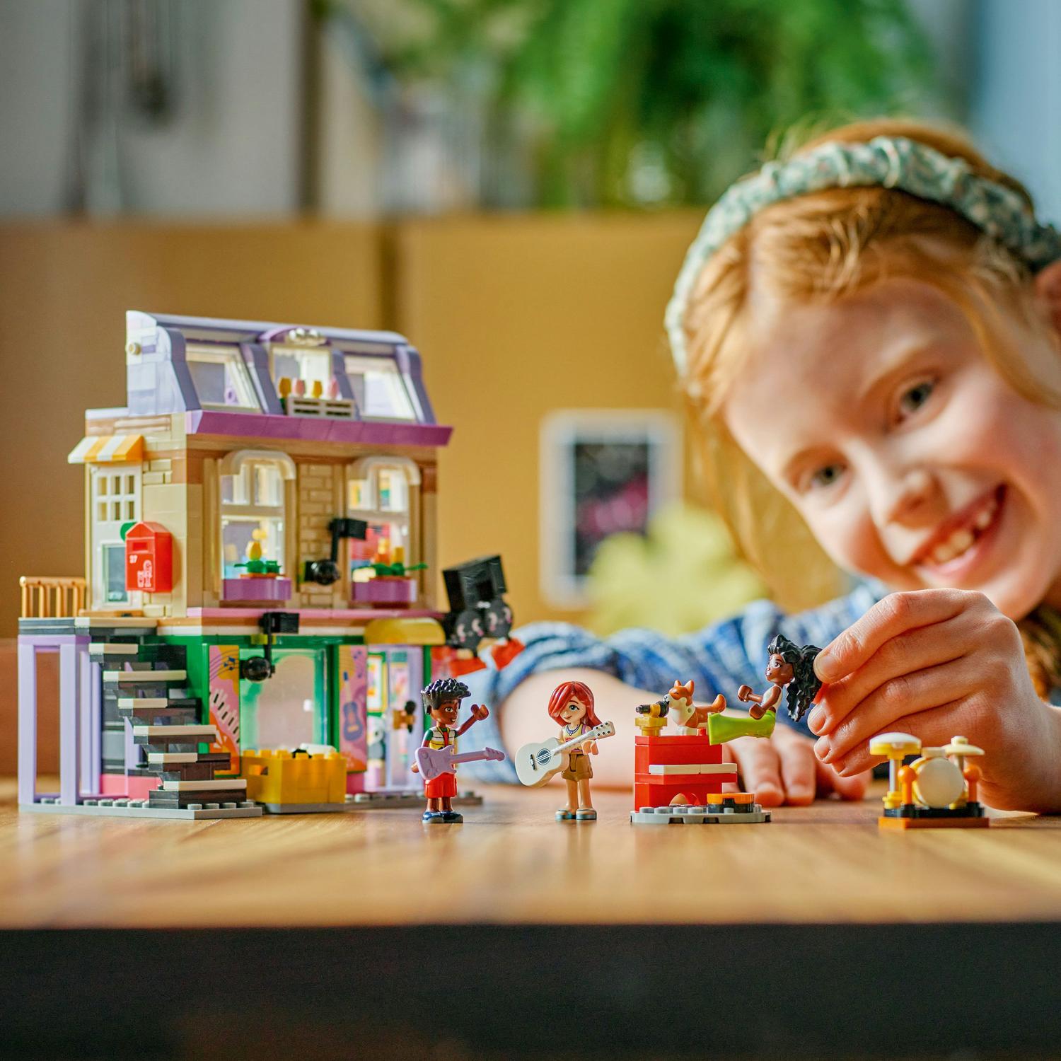 LEGO® Friends - Magazin de muzica si apartament 42653, 483 piese