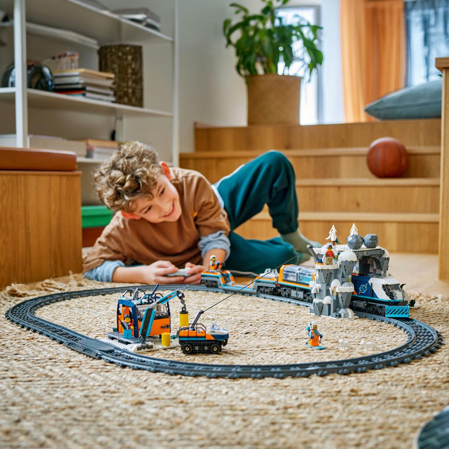 LEGO® City - Trenul expres al exploratorilor spre Polul Arctic