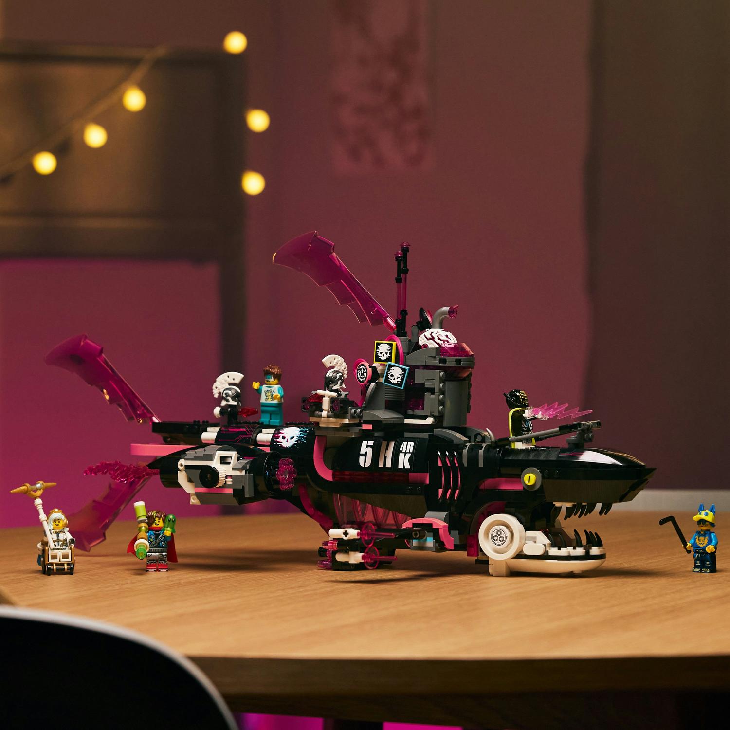 LEGO® DREAMZzz™ - Submarin-rechin de cosmar 71500, 1413 piese