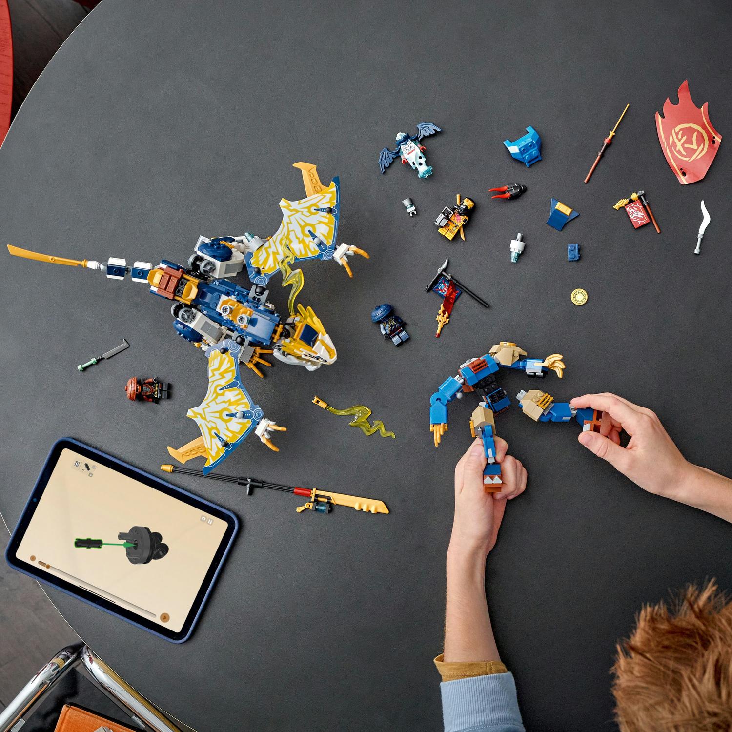 LEGO® NINJAGO® - Robotul calaret de dragon al lui Rogue 71843, 584