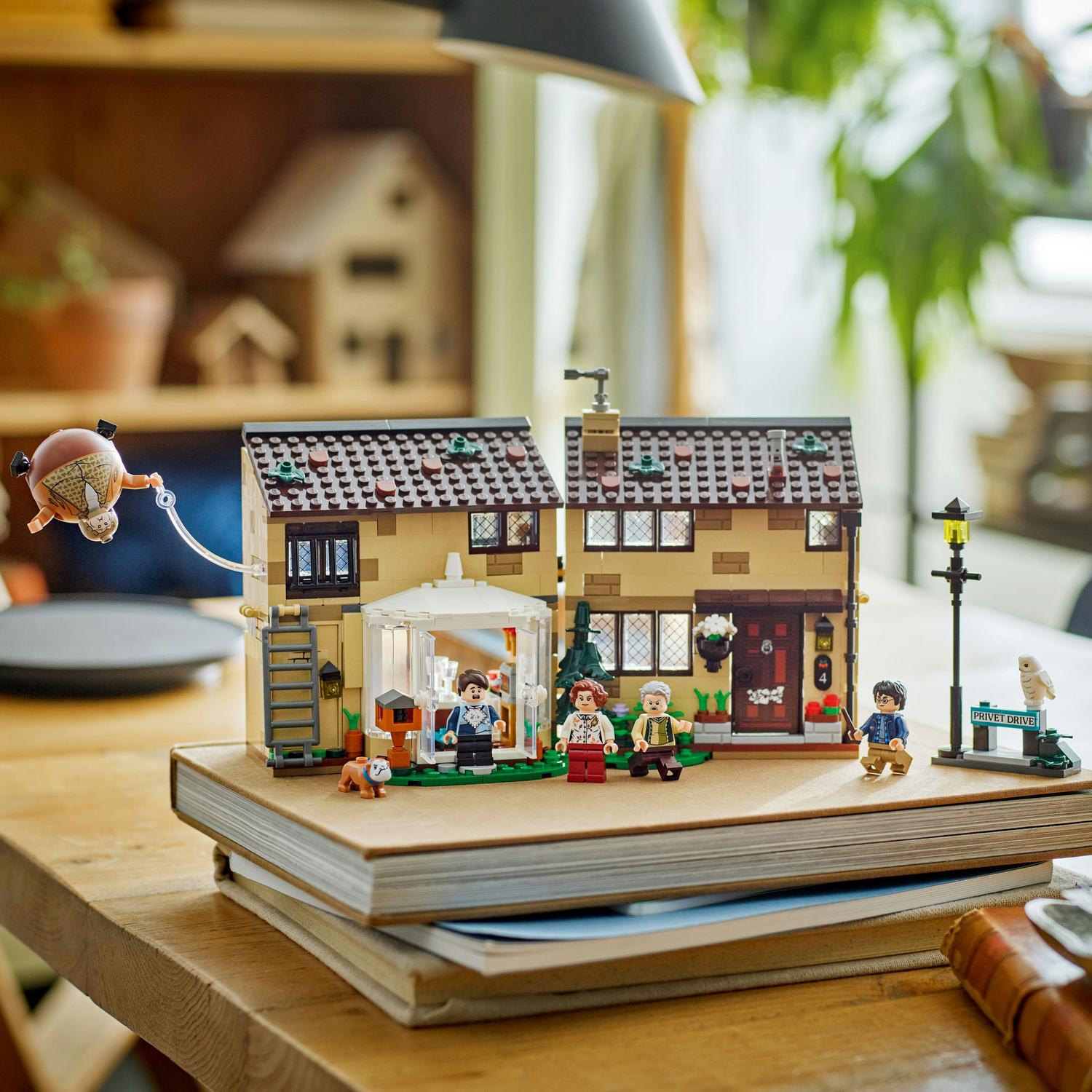LEGO® Harry Potter™ - Privet Drive: Vizita matusii Marge 76451
