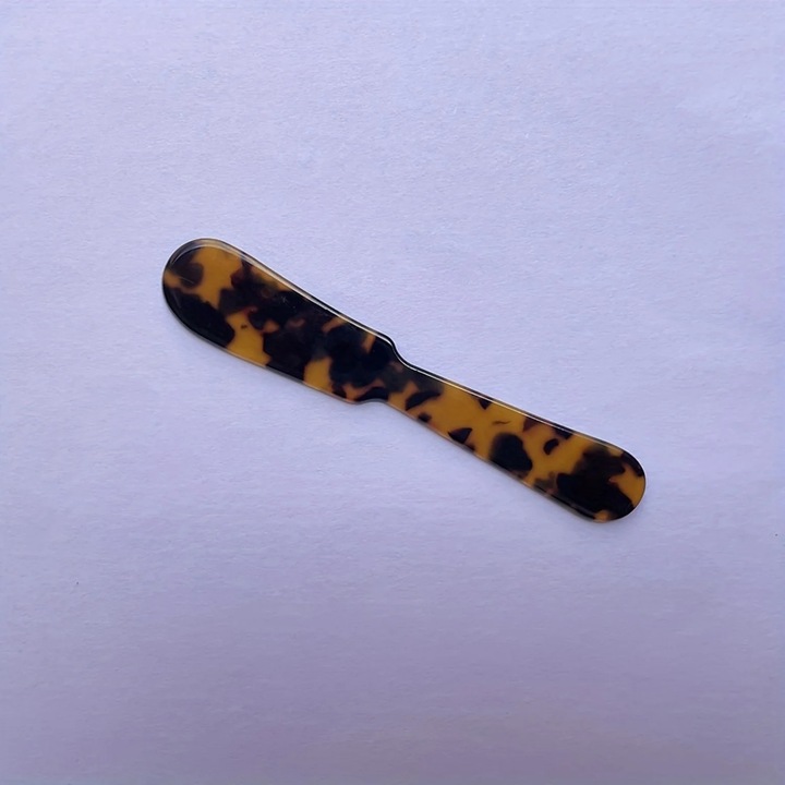 Комплект прибори за хранене от ярък акрил 11 см, с ножове за масло и десерт, лъжици за лед и хайвер, лъжици за смесване, многоцветни