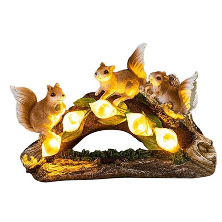 Lumina solara cu veverita, Enforose, decor din rasina ecologica, 10,2x2,7x7,1 inch