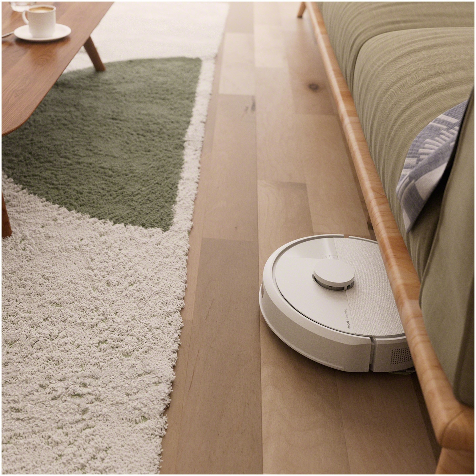 Robot de aspirare cu mop Roomba 105 iRobot Combo, Y311240, navigatie avansata ClearView™ LiDAR, curatare in patru etape, putere de aspirare 7000 Pa, tehnologie Carpet Detect, aplicatie Roomba HOME, alb