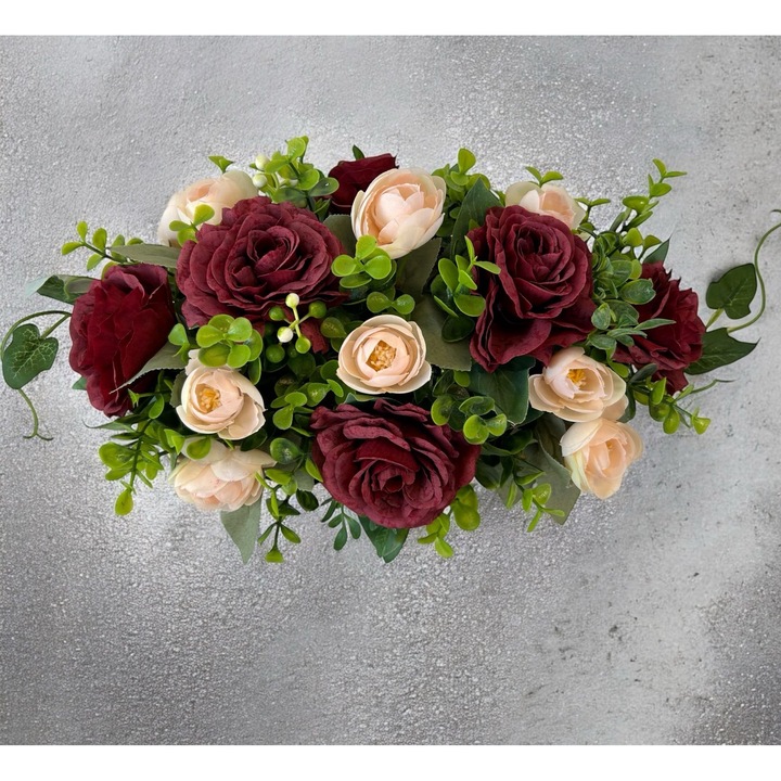 Aranjament floral din flori artificiale, Dady, 32x20x15 cm, cu trandafiri grena si bujori crem somon, in tava aurie din plastic