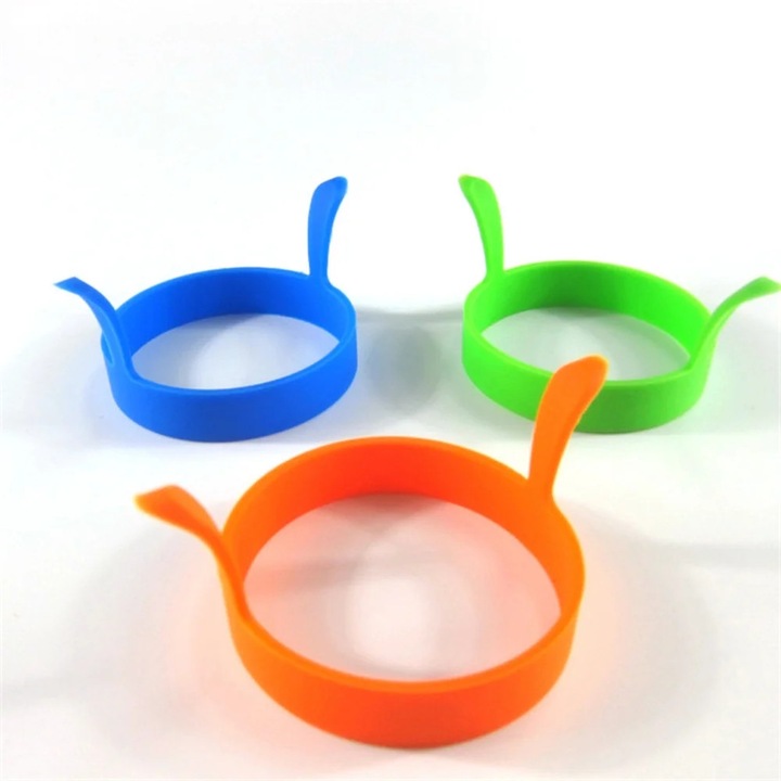 Set 4 inele silicon rotunde pentru oua si clatite, nonaderente, diverse culori, 7.5x1.6cm