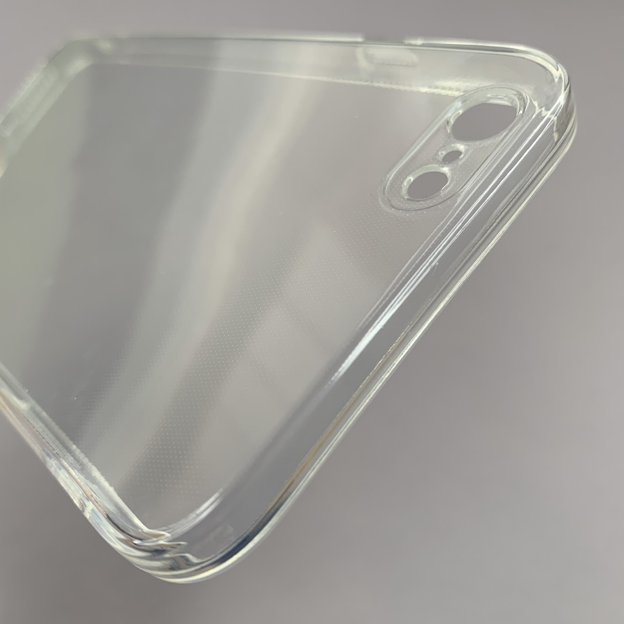 Husa protectie Mat-Tech compatibila cu iPhone 7 / 8 / SE 2020 / SE 2022, Anti-soc, 2MM, Protectie Camera, Decupaje Precise, Rezistenta la impact, Margini ridicate pentru protectia ecranului, Transparenta