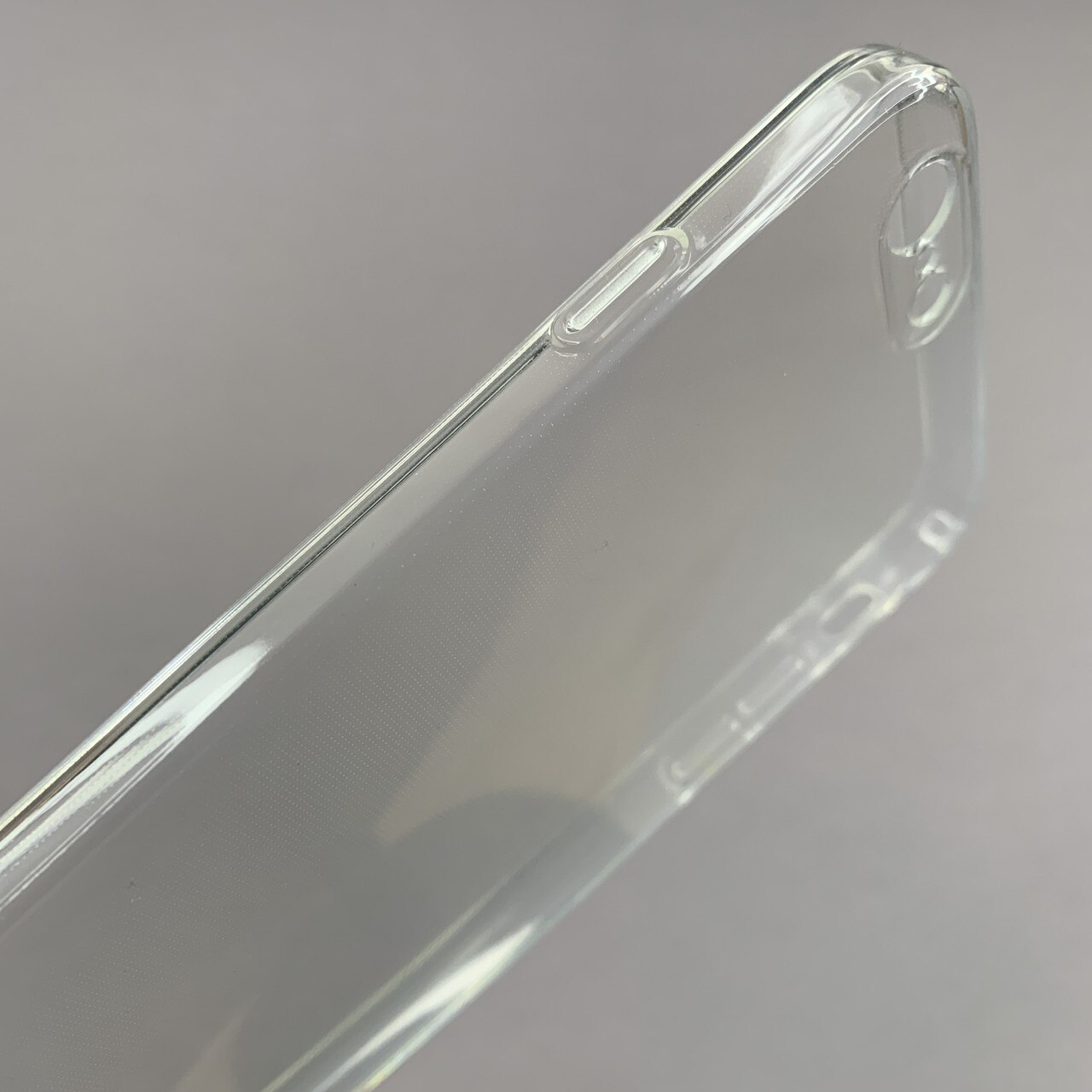 Husa protectie Mat-Tech compatibila cu iPhone 7 / 8 / SE 2020 / SE 2022, Anti-soc, 2MM, Protectie Camera, Decupaje Precise, Rezistenta la impact, Margini ridicate pentru protectia ecranului, Transparenta