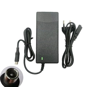 Incarcator pentru trotinete electrice, 42V 2A, 84W, dimensiuni 12.6x5.6x3.1cm