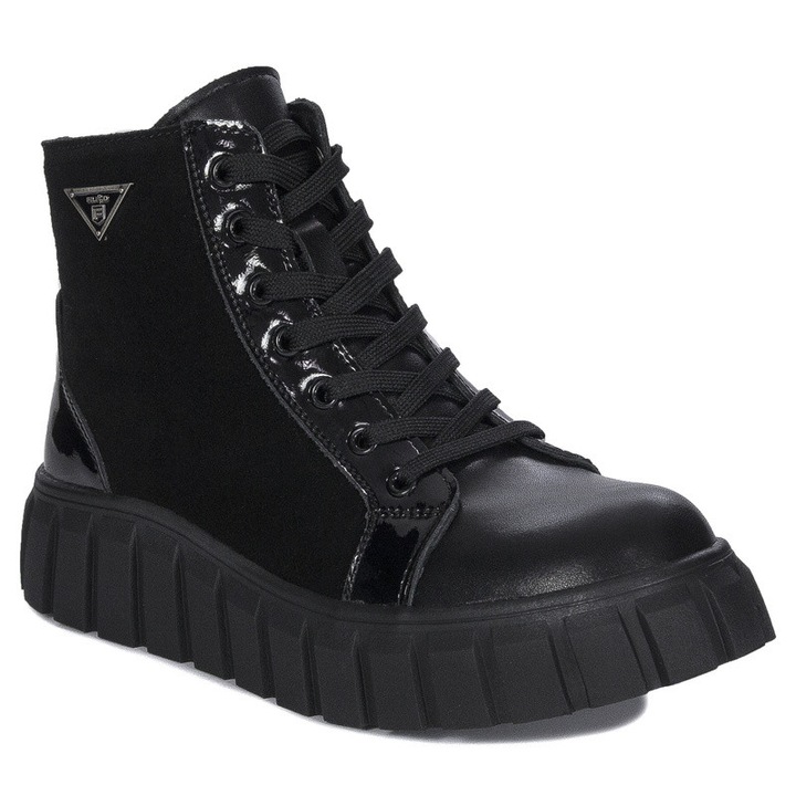 Ghete dama Filippo, izolate, pe platforma, piele neagra