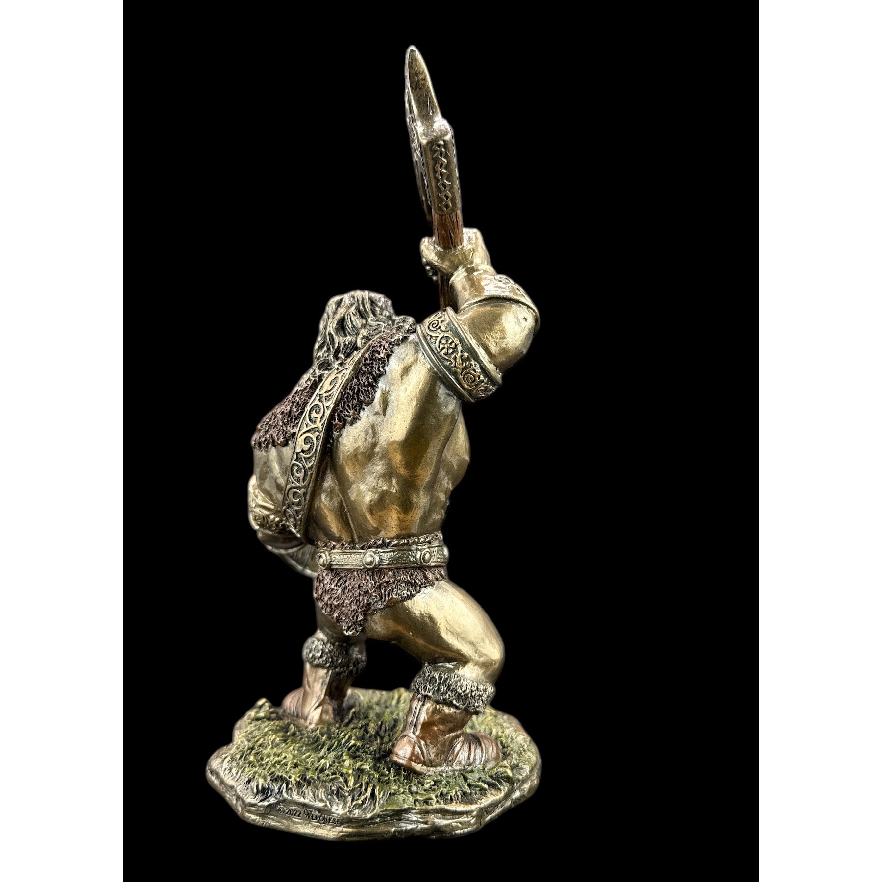 Statueta vikinga cu topor si scut Veronese WU78078A4, rasin, 18, 5