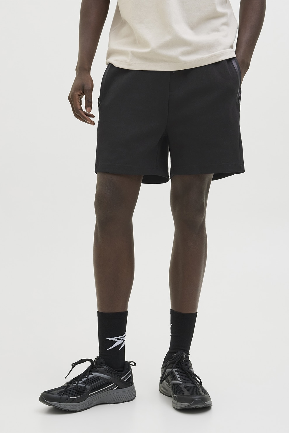 Jack & Jones, Pantaloni scurti cu buzunare laterale cu fermoar si snur, Negru stins, L