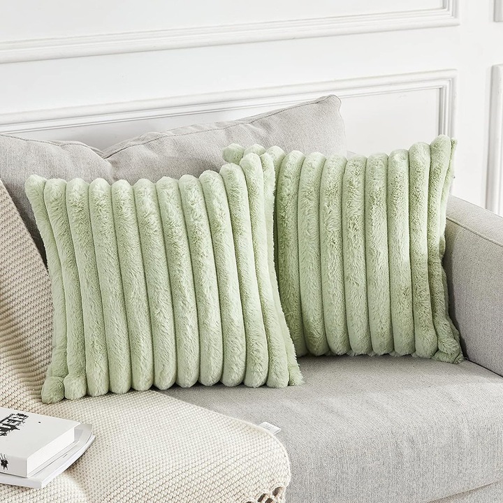 Huse Perna decorative din blana sintetica verde deschis, Enforose, super moale, cu fermoar ascuns, set 2 bucati