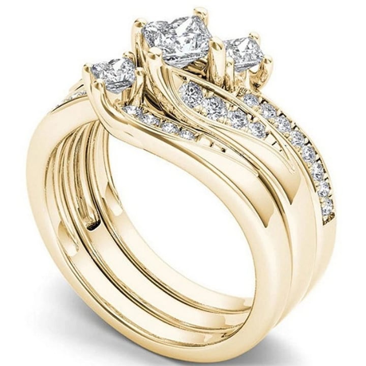 Inel nou cu acoperire de aur 18K, cu diamant simulare, culoare aurie, dimensiune 8, elegant si luxos, perfect pentru ocazii speciale, din material de calitate