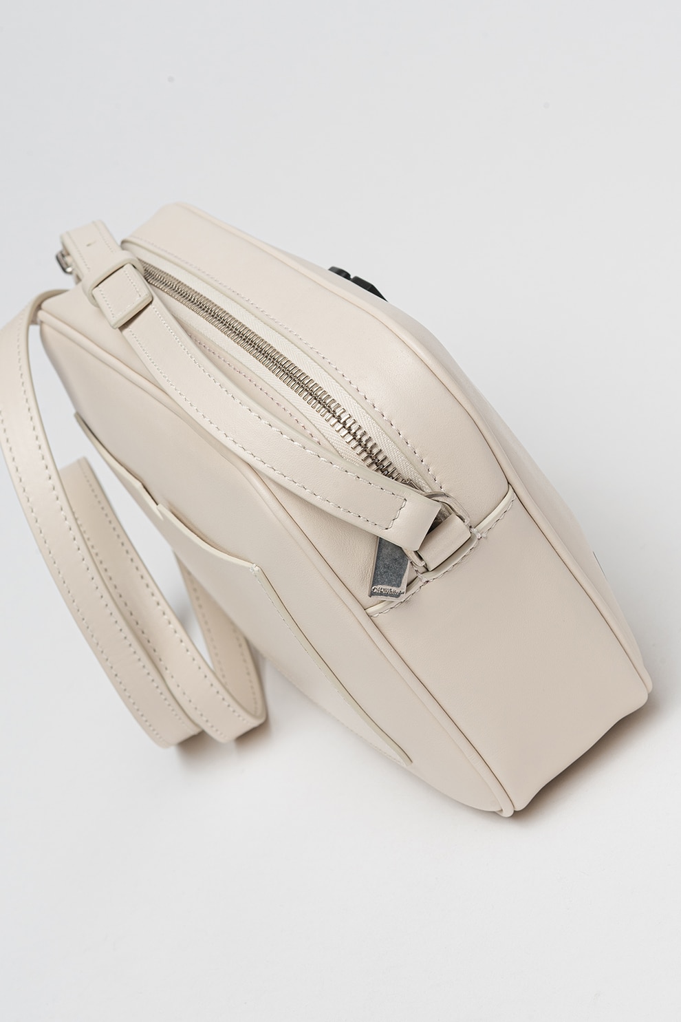OFF-WHITE, Geanta crossbody cu text in relief, Alb, Negru - eMAG.ro