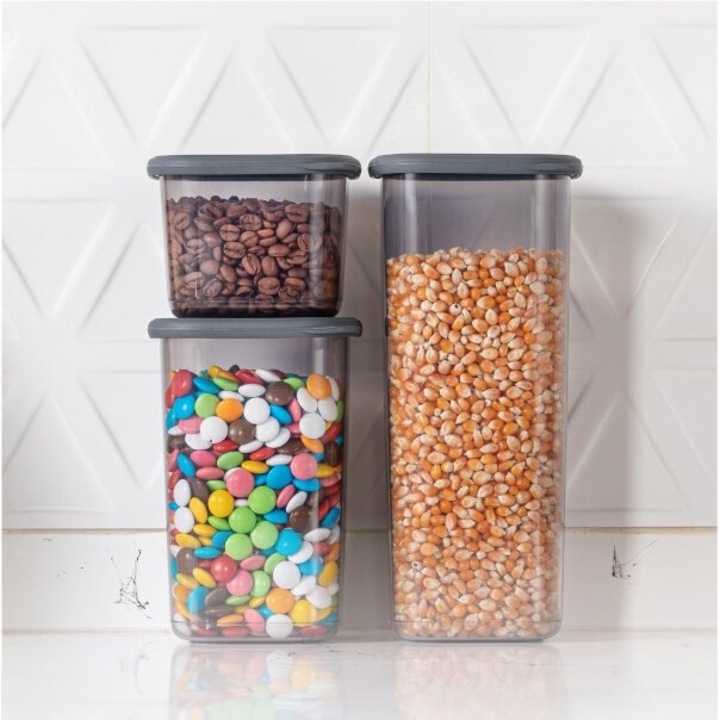 Set 3 Recipiente Alimentare UnicUtil®, Versatile Premium cu Capace Etanse si Design Modern, Ideal Pentru Depozitarea Alimentelelor Gatite, Gustarilor sau Ingredientelor in Bucatarie, Frigider sau Congelator, Stivuibile si Usor de Curatat, Culoare Antracit