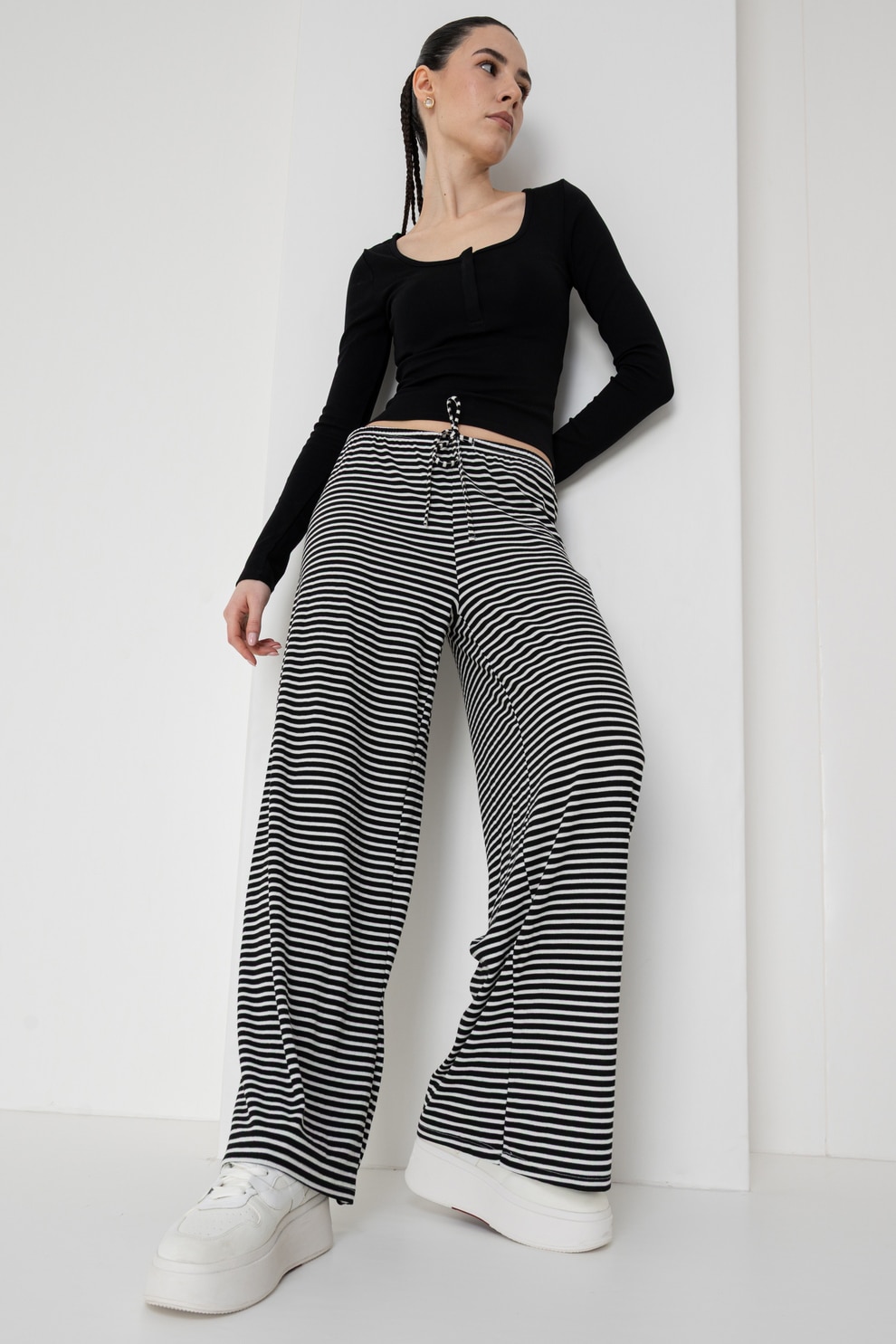 Gina Tricot, Pantaloni cu croiala ampla si model in dungi, Negru, Alb murdar, S